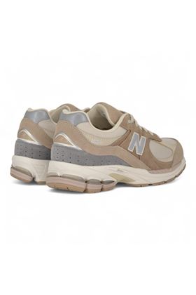 Sneaker uomo in mesh e camoscio colore beige. NEW BALANCE | M2002-RSI